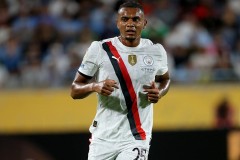 亚马尔领跑金球奖争夺，弗里克教练眼中的足球奇才